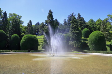 giardini estensi e fontana a varese in italia