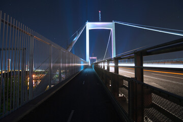 ヨーテボリ、夜の橋梁のライトアップ