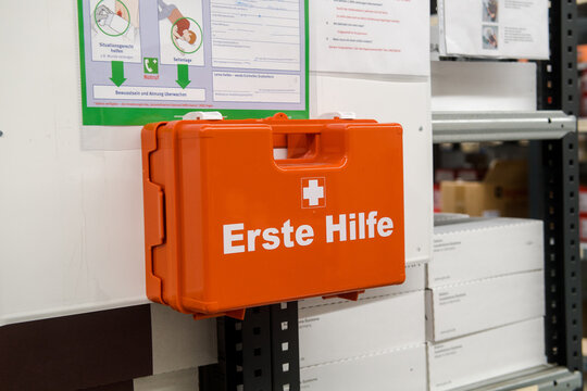 Erste Hilfe Kasten in einem Unternehmen