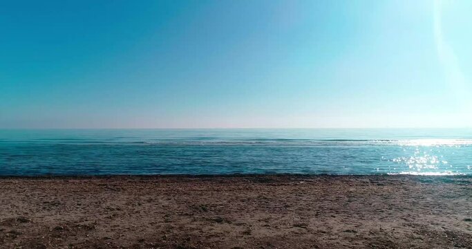 Playa del mar Mediterr&aacute;neo. Adentr&aacute;ndonos en el mar.