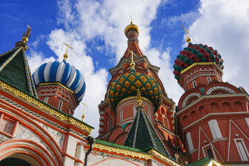Fototapeta na wymiar ロシアモスクワ赤の広場の聖ワリシー大聖堂（見上げ1）