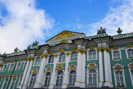 ロシアサンクトペテルブルグのエルミタージュ美術館（近景）