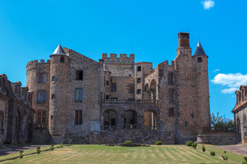 Auvergne Rh&ocirc;ne Alpes - Puy de D&ocirc;me -  Loubeyrat - Ch&acirc;teau de ChazeronFa&ccedil;ade principale du ch&acirc;teau