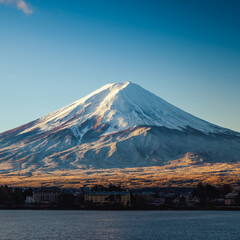 Fototapeta premium Mt Fuji view from the lake