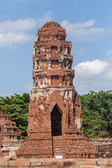 Wat Mahathat (Phra Nakhon Si Ayutthaya Province) Old temple ruins and ancient ruins are important archaeological sites of Thailand.