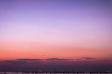 Obraz premium Seascape sunset view at Ang Si La, Chonburi, Thailand. Panorama lanscape witch sky and cloud.