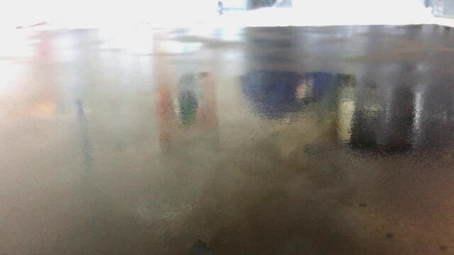 Using aerosol spray on a surface to paint it create a shiny reflection