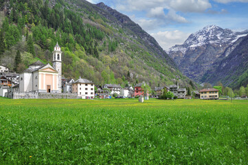 Obraz premium das Dorf Sonogno im Valle Verzasca (Verzascatal),Kanton Tessin,Schweiz