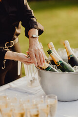 Ouvrir le champagne pour le cocktail 