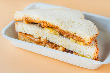 sandwich of peanut butter with banana