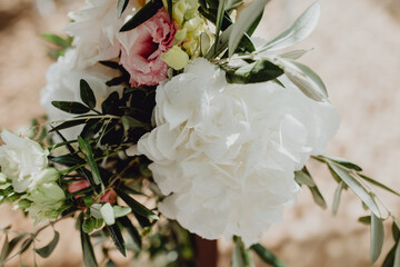 Décoration florale pour la célébration du mariage