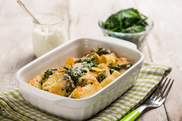 oven pasta with spinach and cream sauce