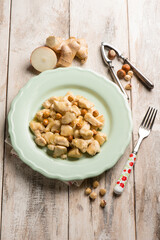 chicken roasted with hazelnut and fresh ginger