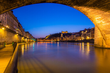 Lyon zu blauer Stunde