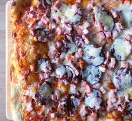 pizza with sausage and cheese