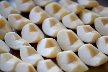 Many apples cut into easy-to-eat sizes