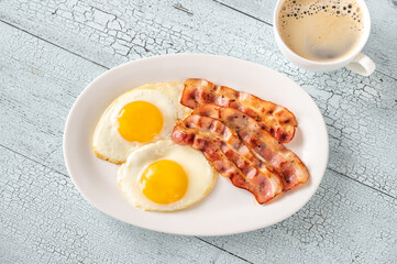 Fried eggs with bacon