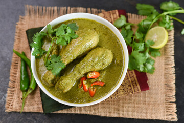Green chicken curry, Thai chicken curry, Chicken Hariyali Tikka, Chicken Hara Masala , chicken hariyali Indian style. palak spinach Chicken Murg Saagwala served in with coriander leaf,.Hyderabad India