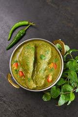 Green chicken curry, Thai chicken curry, Chicken Hariyali Tikka, Chicken Hara Masala , chicken hariyali Indian style. palak spinach Chicken Murg Saagwala served in with coriander leaf,.Hyderabad India