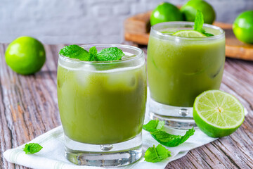 Green matcha detox drink