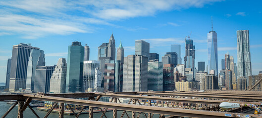 Fototapeta na wymiar View of New York Sky Scrapers in Manhattan from Brookline bridge 