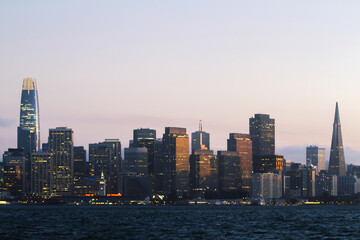 Obraz premium Beautiful San Francisco skyline at twilight