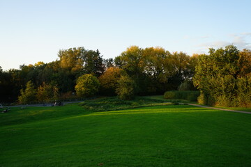 Fototapeta na wymiar Park am Ölteich im November in Bielefeld