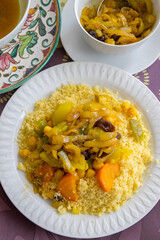 Cuscús con verduras y salsa de cebollas