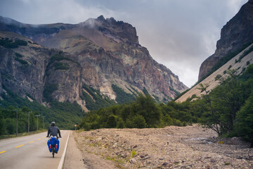 Obraz premium Bike tour by the Carretera Austral landscape at Patagonia - Chile.