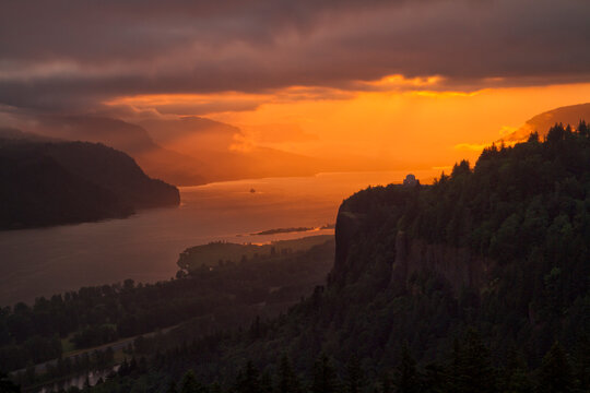 Scenic view of Columbia River Gorge during sunrise