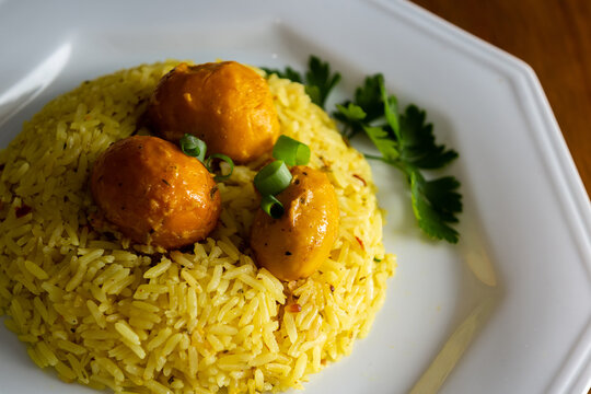 Um prato de arroz com pequi - comida t&iacute;pica de Goi&aacute;s, regi&atilde;o central do Brasil. 
