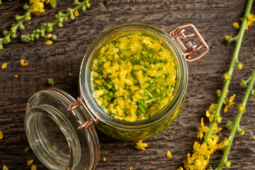 Preparation of herbal tincture from agrimony flowers