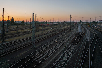 Gleise im Sonnenuntergang