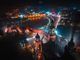 Wawel i Powiśle wieczorową porą