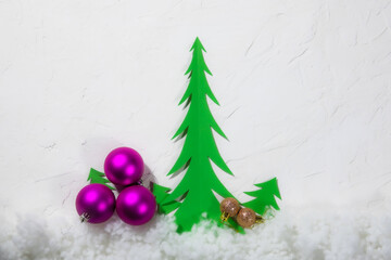 Fototapeta na wymiar Green Christmas tree with toys