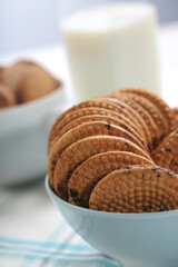 Cookies in bowl - close-up