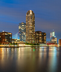 Fototapeta premium city skyline Rotterdam at night