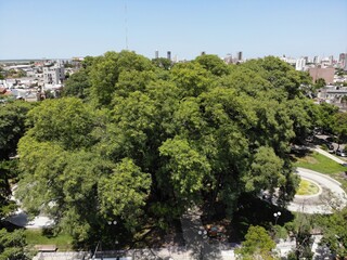 Fotografia con una toma en picado de la plaza Pueyrredon
created by dji camera