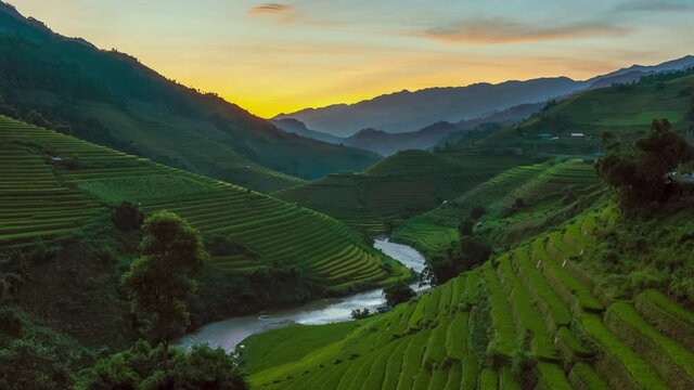 4K Timelapse of Sunset over Terraced rice fields, Mu Cang Chai, Yen Bai, Vietnam
