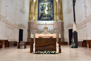 Sanktuarium Matki Bożej Fatimskiej w Portugalii. Ośrodek pielgrzymkowy w miejscu objawień Matki Bożej - obrazy, fototapety, plakaty