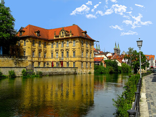 Die barocke Wasserschloss Villa Concordia am Regnitzufer in Bamberg. 