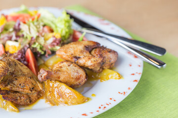 Chicken wings with sauce