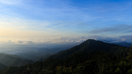 Fototapeta na wymiar Landscape mountain with blue sky and cloud