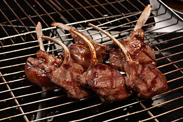 grilled rack of lamb with bone