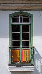 Obraz premium Colonial balcony on facade in Ouro Preto, Brazil