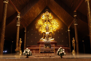 Fototapeta premium Wat Sirindhorn Wararam - Ubon Ratchathani, Thailand