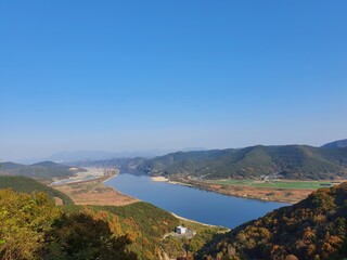 한국의  시골마을 인근 자연 경관 
