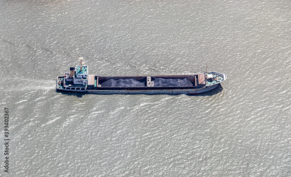 Canvas Prints Transport de matériaux sur le fleuve Huangpu à Shanghai, Chine