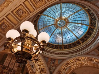 Obraz premium Newly renovated building of the National Museum in Prague. Photographs of interiors, architecture, neo-renaissance, lighting, ceiling, roof dome, staircase.