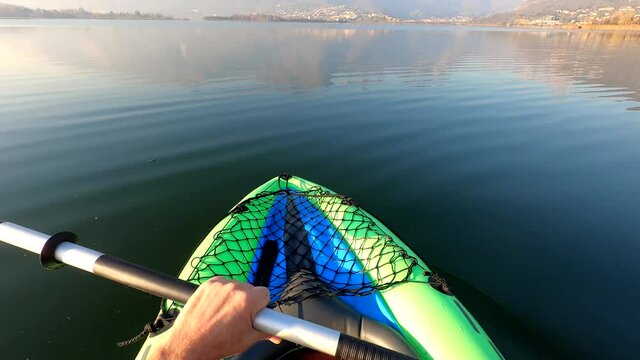 Canoa sul lago di Oggiono